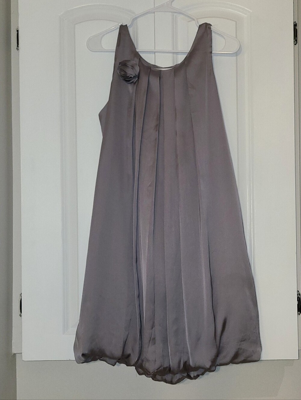 Max Mara Gray 100% Silk Sleeveless Pleated Bubble Hem Mini Dress Womens Size 6 - Picture 3 of 10